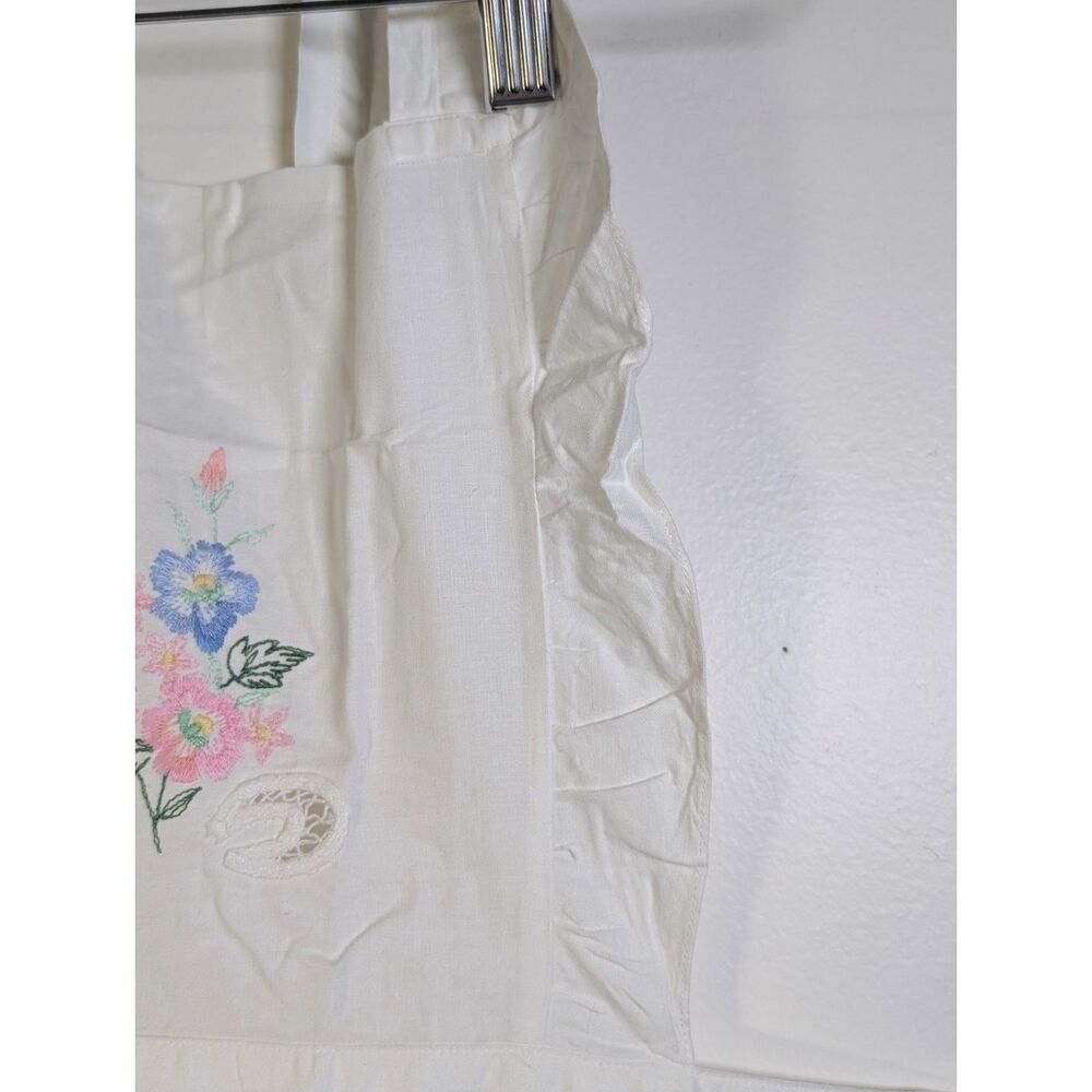 Vintage Embroidered Cottagecore Apron White Cotton Floral Ruffle New - Picture 5 of 9